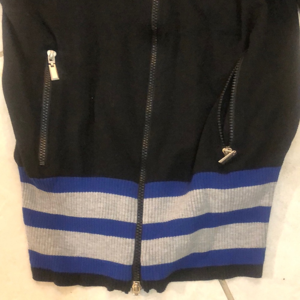 Sweater - Picture 4 of 6